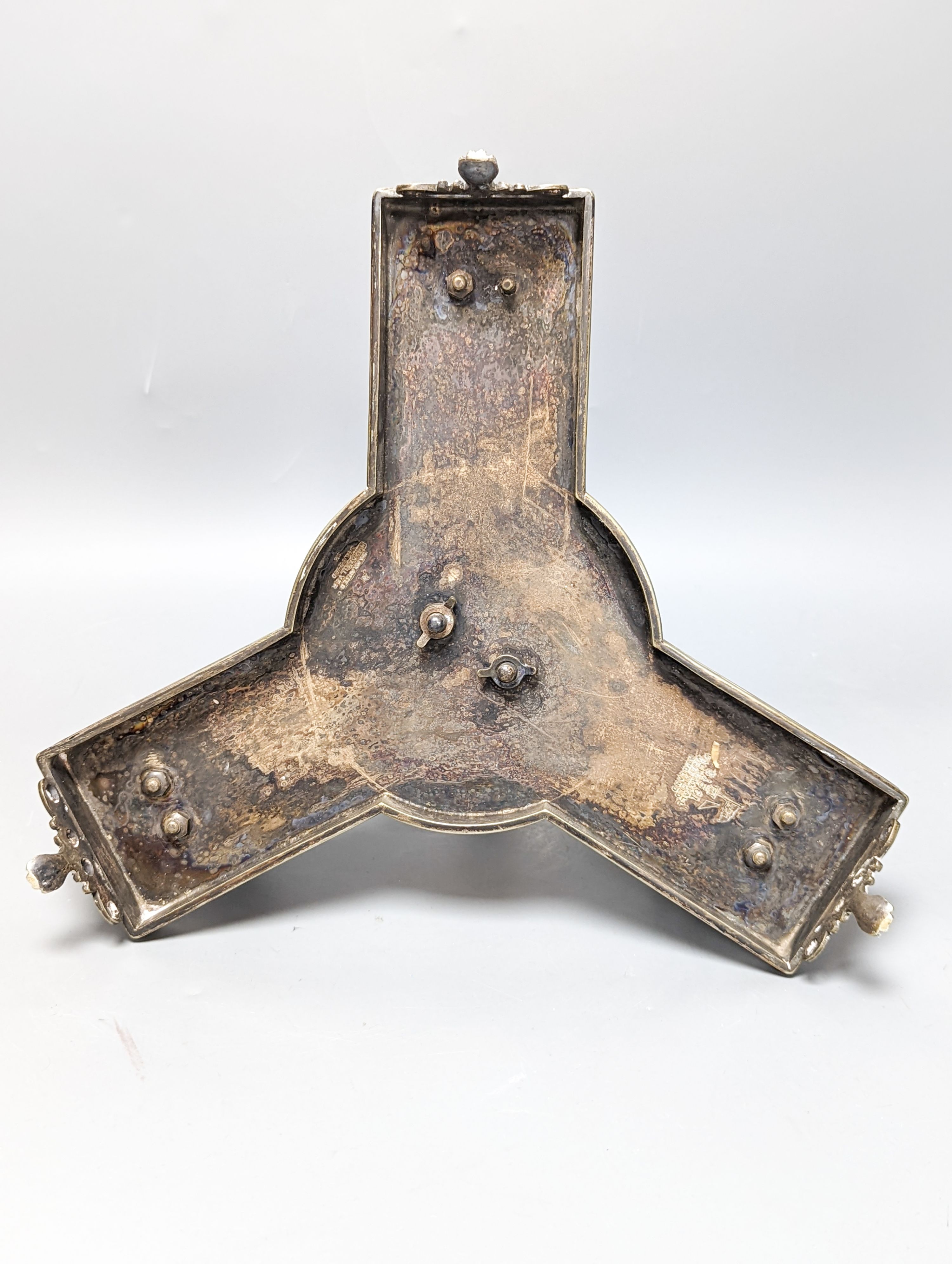 A Walker and Hall electroplate ‘Sphinx’ centrepiece 28cm